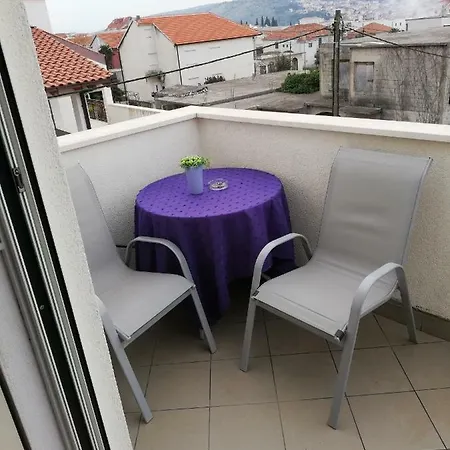 Mala Kate * Trogir